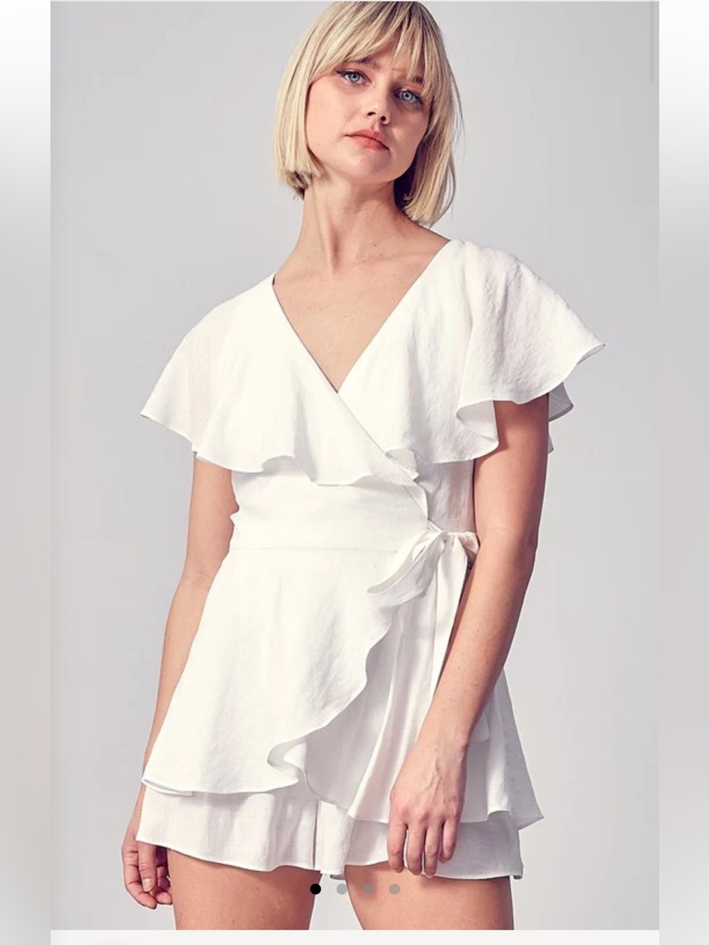 American Threads White Ruffle Sleeve‎ Open Back Wrap Romper Size Small